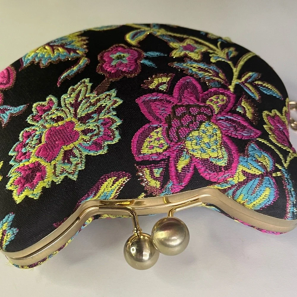 Betsey Johnson "Here Kitty Kitty" Floral Clutch Crossbody Purse MINT CONDITION! - Picture 4 of 5